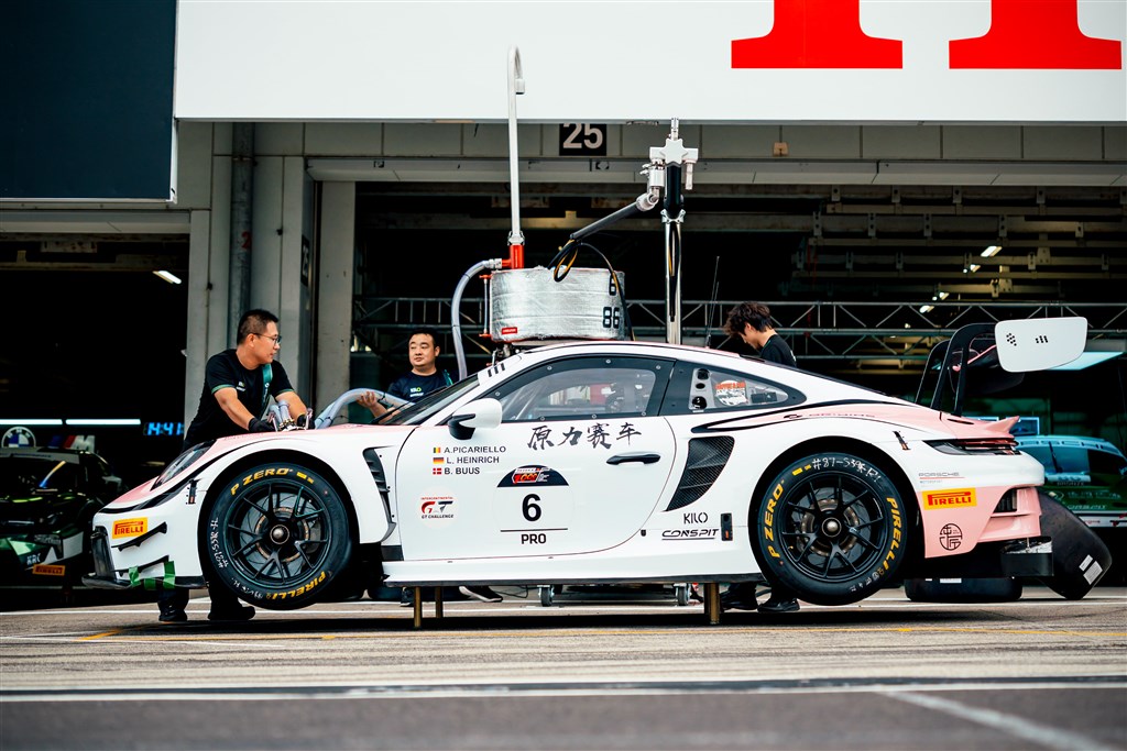 Bastian Buus vil sikre Porsche-sejr i historisk Suzuka-løb. 
(Foto: Origine Motorsport)